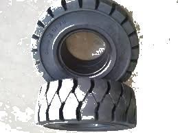 8.25-16 Solid Service Forklift Tyres , Toyo Truck Tires ISO Certification